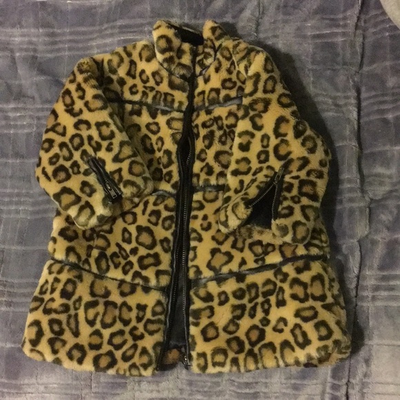THE CHILDREN’S PLACE Full Zip Leopard Coat EUC 12M - Picture 4 of 6